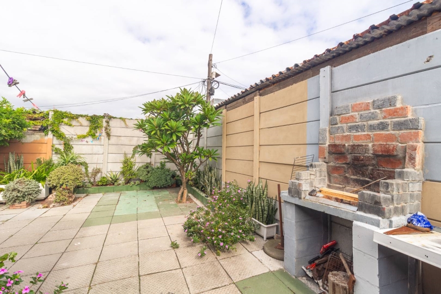 3 Bedroom Property for Sale in Bridgetown Western Cape